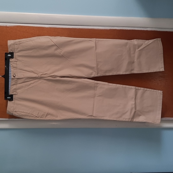 L.L. Bean Pants - L.L.Bean perfect fit Ladies size 16 Petite khakis.